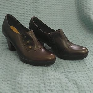 Clarks low boot Wide